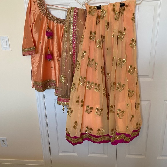 Indian Party wear - Picture 2 of 3